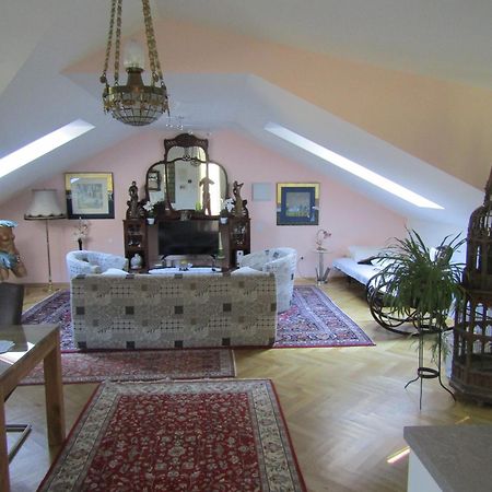 Villa Kreuthhof Appartements クロスターノイブルク エクステリア 写真