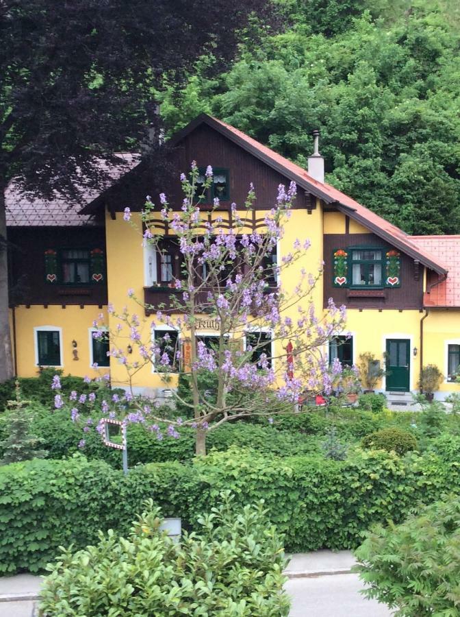 Villa Kreuthhof Appartements クロスターノイブルク エクステリア 写真
