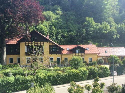 Villa Kreuthhof Appartements クロスターノイブルク エクステリア 写真